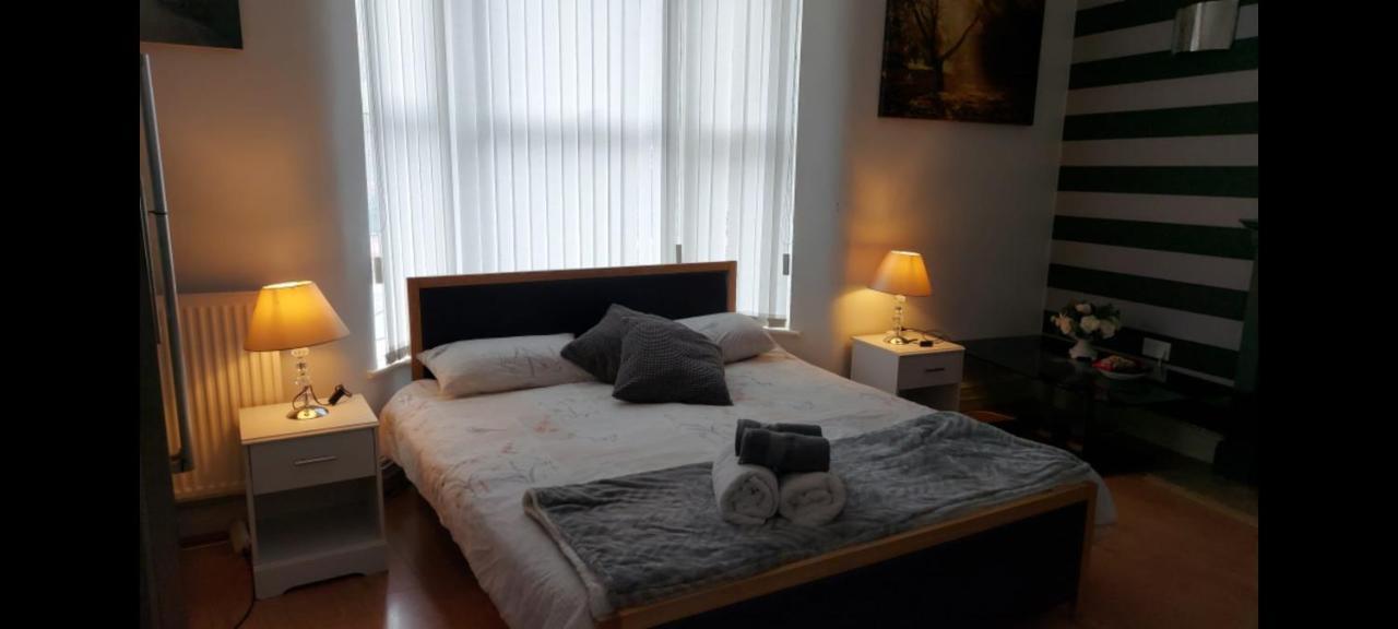 Spacious Double Room In Anfield Liverpool Exterior photo